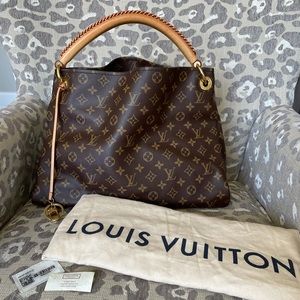 Authentic Louis Vuitton Monogram Artsy MM